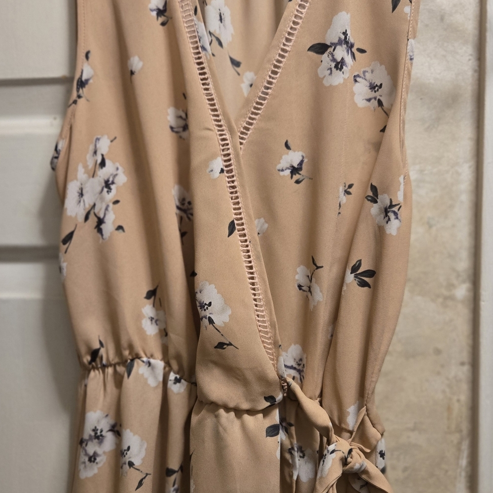 Womens Floral Sleeveless Wrap Top - Picture 4 of 5